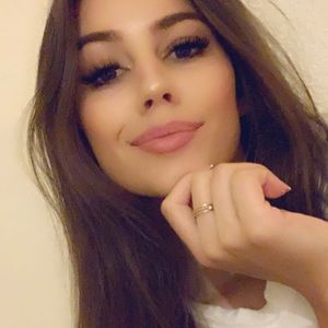 Meet your Posher, Alina